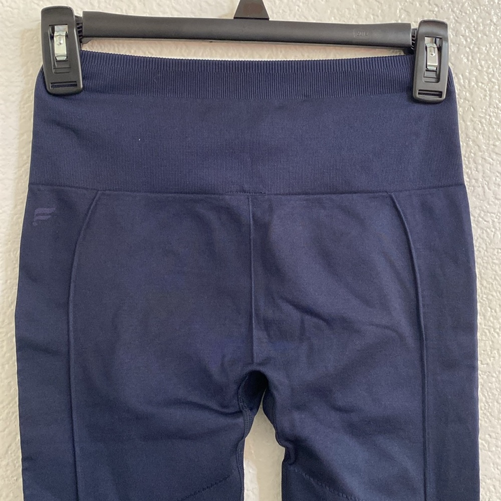 Fabletics 2pc Set - Picture 11 of 12